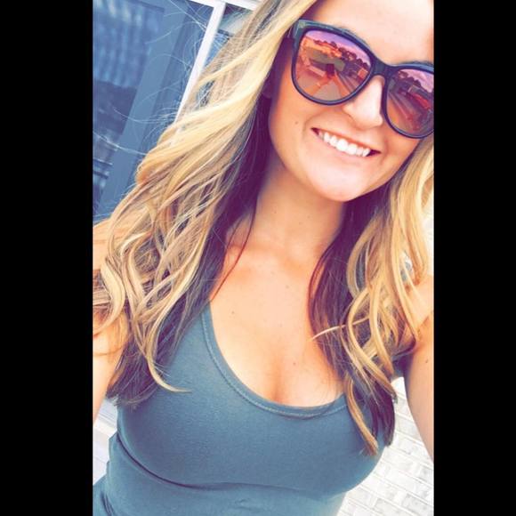 Meet your Posher, Hannah - Picture 1 of 1